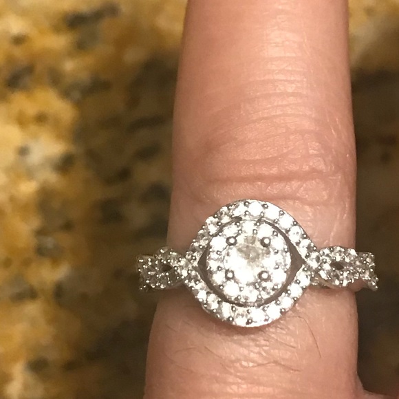 Macy's 14K White Gold White Engagement Rin… - Picture 2 of 8